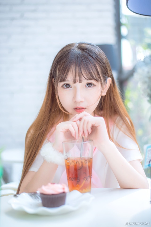 “不可能！”邓贤还未说完，张任已经断然拒绝，他知道邓贤要说什么，但大丈夫有所为有所不为，要他背叛，绝无可能。